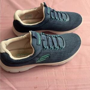 Skechers Memory Foam Sneakers Women’s Size 8 Gray Teal